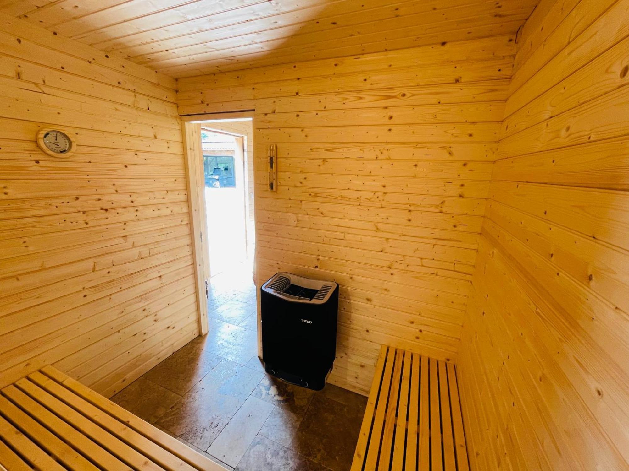 L Estanguet Maison Octogonale En Foret Rion-Des-Landes Exterior foto