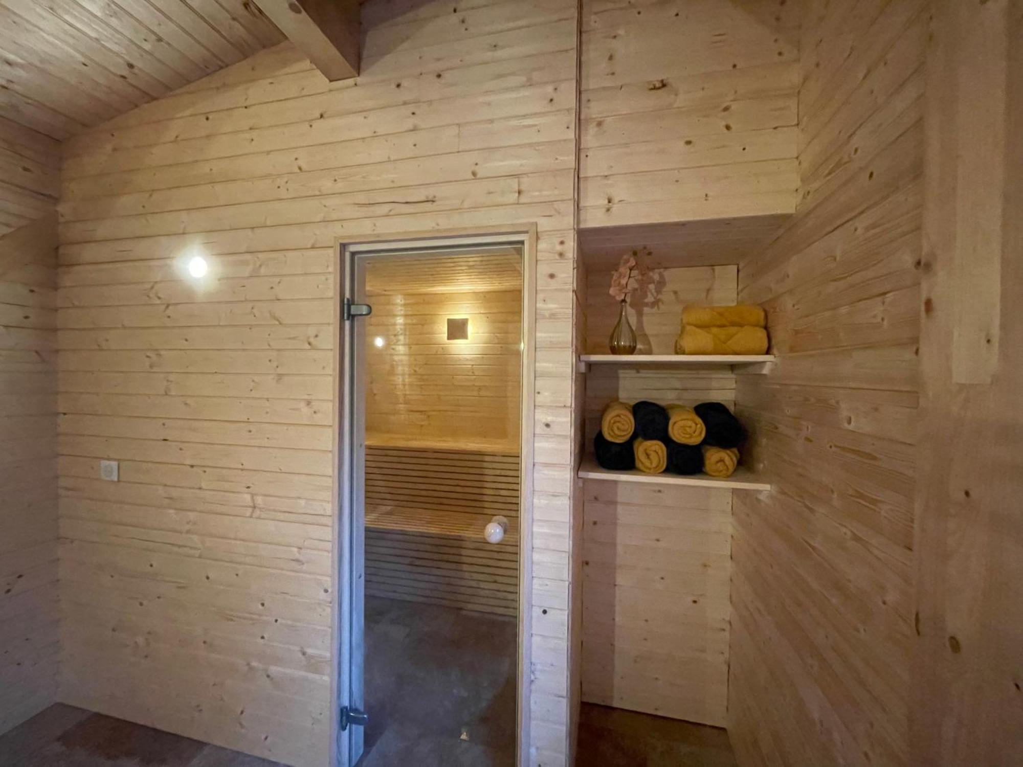 L Estanguet Maison Octogonale En Foret Rion-Des-Landes Exterior foto